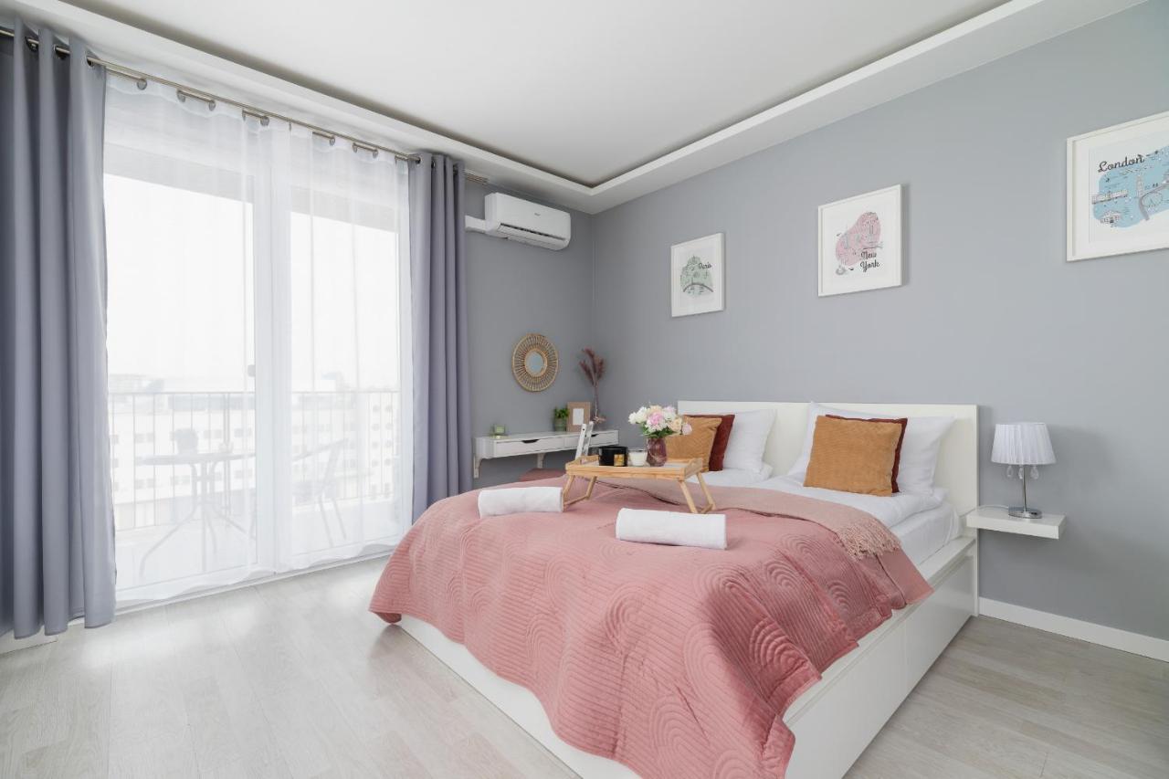 Dobrego Pasterza With Balcony Cracow By Renters Apartment Krakow