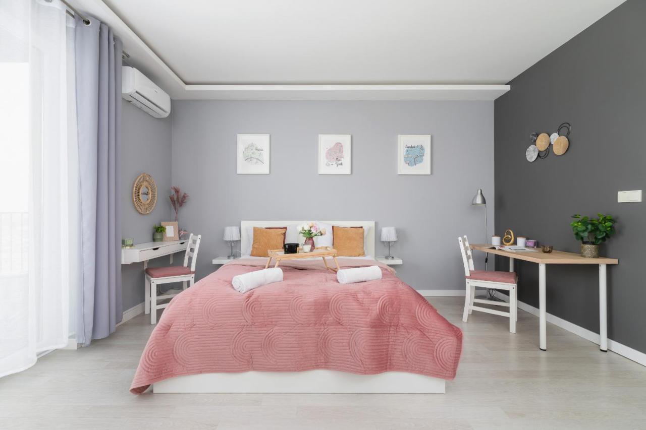 Dobrego Pasterza With Balcony Cracow By Renters Apartment